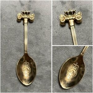 Vintage Buckingham Palace A Royal Carriage Souvenir Spoon